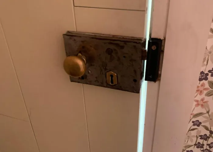 Old Post Office Apartman Linsfort